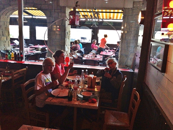 Frankrijk  Erik-Simone- Mathijs - Amber.