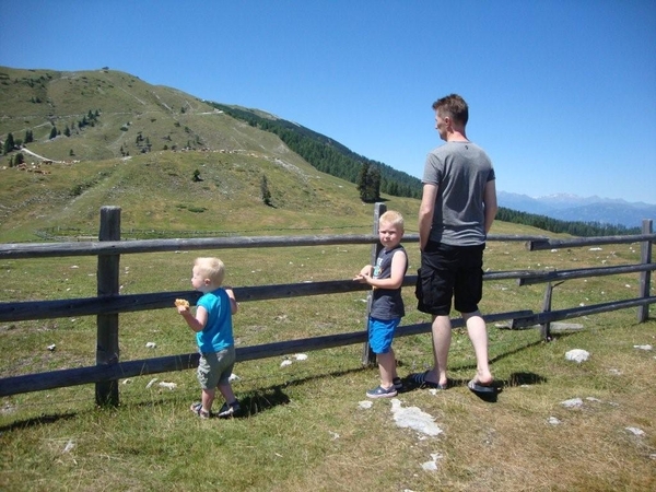 Andries Anita Niels Ruben ( Oostenrijk )