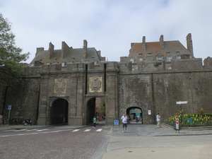 41 ommuurde stad  saint malo