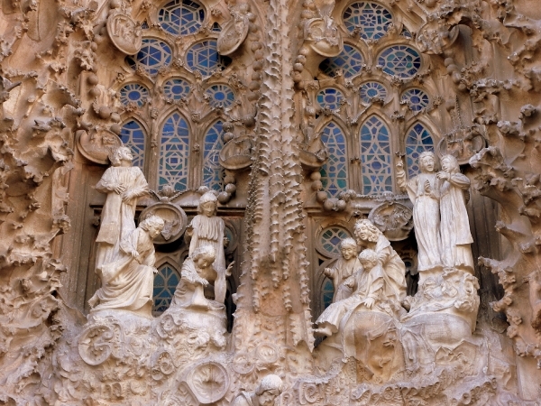 Sagrada Familia door Antonio Gaudi  Geboortegevel