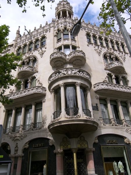 Gebouw ontworpen door Antonio Gaudi