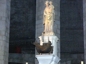 Mariabeeld in de kathedraal