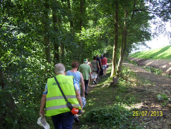 Fietsen naar en wandelen in Roosendael -  25 juli 2013