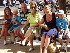 602254_130388420484151_1255011018_n