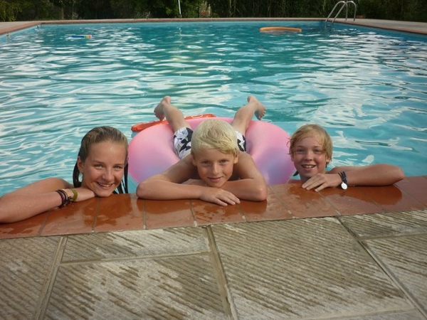 184048_1881487841633_2672607_n