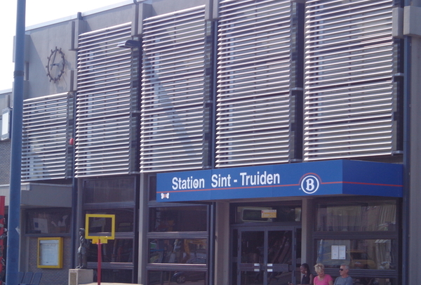 Aankomst in station