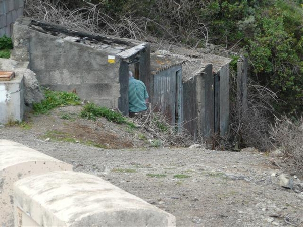 20110224 Tenerife  of was hier de WC?