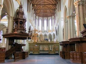 r0-94-472-204-d76-nieuwe_kerk_amsterdam_interieur_kroning