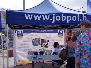 Infostand over werken bij de politie