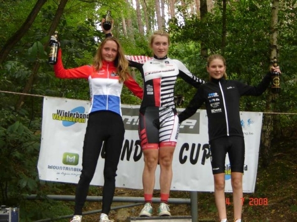 Podium Dames Jeugd-800 (Small)