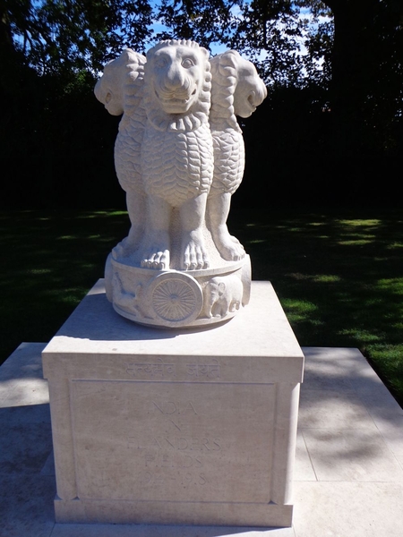 Indiaas monument aan de Menenpoort