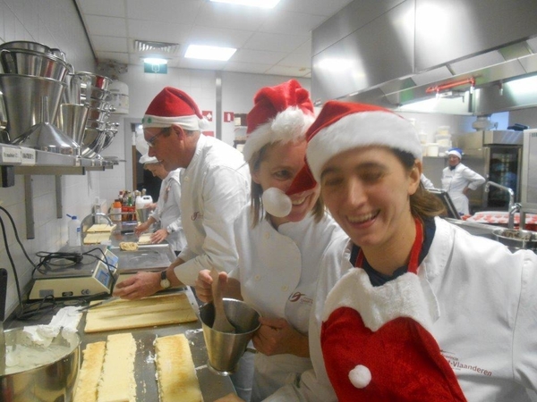 kersttaarten op woensdagav 18.12.2013 027