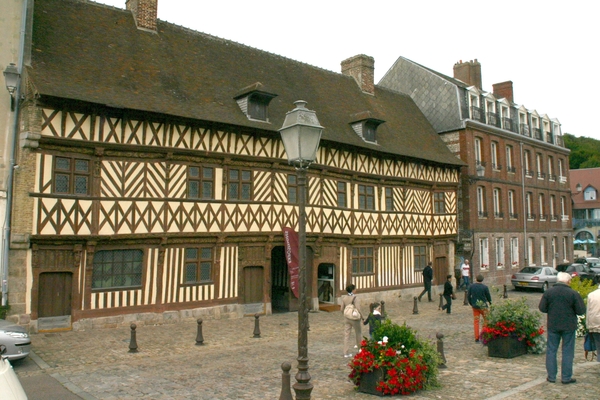 St-Val�rie Maison d'Henri IV