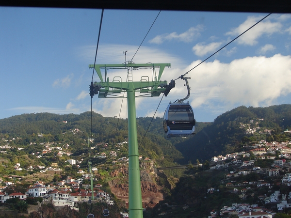 0809 Madeira - 242 - Funchal vanuit kabelbaan