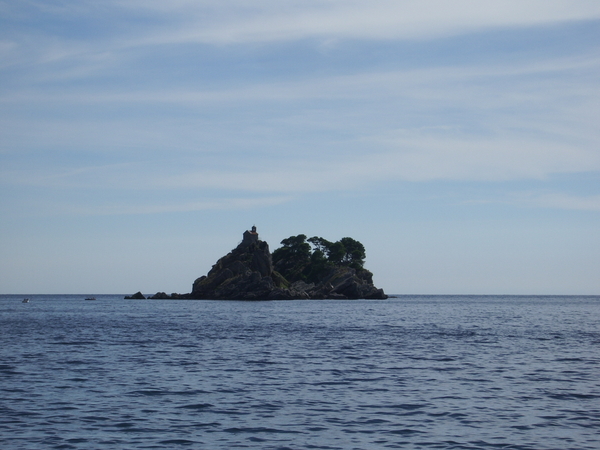 kerkje op een eiland