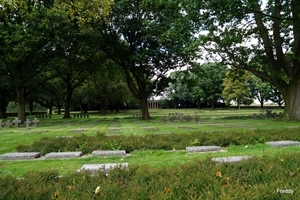 DuitsKerkhof-Hoogelede-Oorlog 14-18