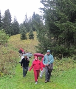 afdalen in de regen