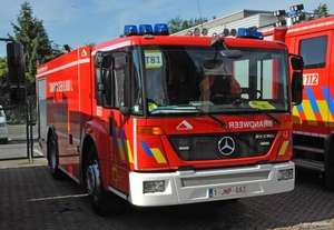 ZELE MERCEDES WATERWAGEN_3