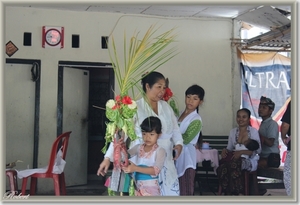 Ceremonie 3 maanden baby Komang (28)