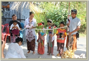 Ceremonie 3 maanden baby Komang (32)