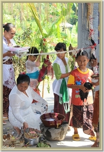 Ceremonie 3 maanden baby Komang (63)