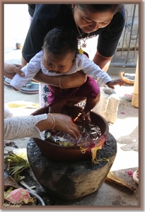 Ceremonie 3 maanden baby Komang (67)