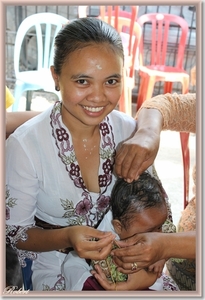 Ceremonie 3 maanden baby Komang (73)