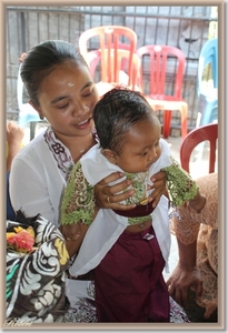 Ceremonie 3 maanden baby Komang (82)