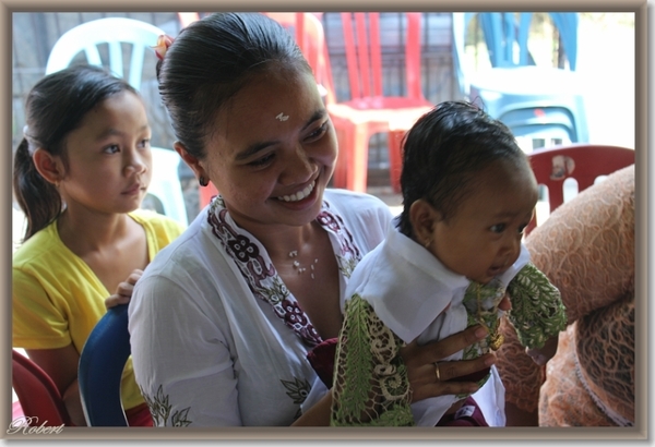 Ceremonie 3 maanden baby Komang (83)