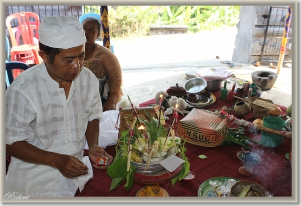 Ceremonie 3 maanden baby Komang (85)