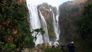 OP WEG NAAR DE VOET VAN DE WATERVAL (6)