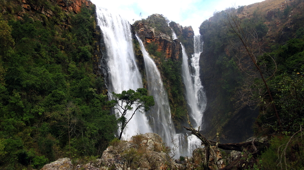 BIJ DE LISBON WATERVAL (1)