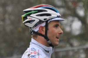 Niels aandachtig