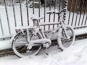 Fiets in sneeuw