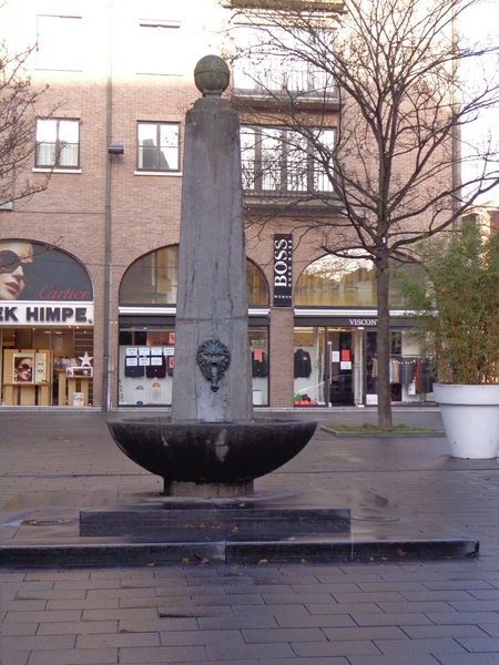 Monument op het plein