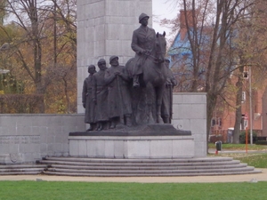 Monument aan de oever van de Leie