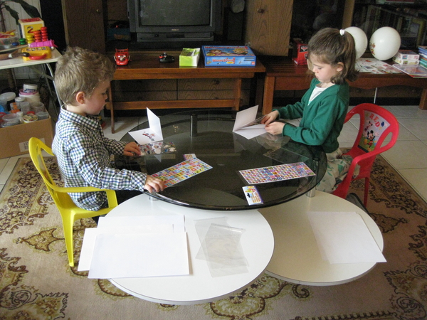 20) Stickers plakken