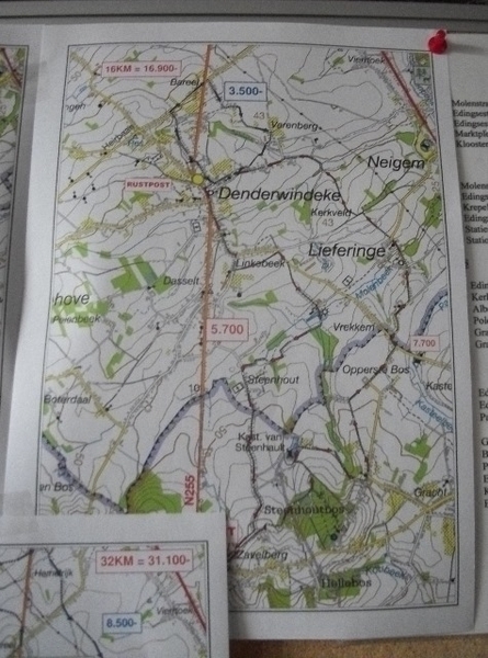 08-Wandelplan 16km.. is 16.9km...