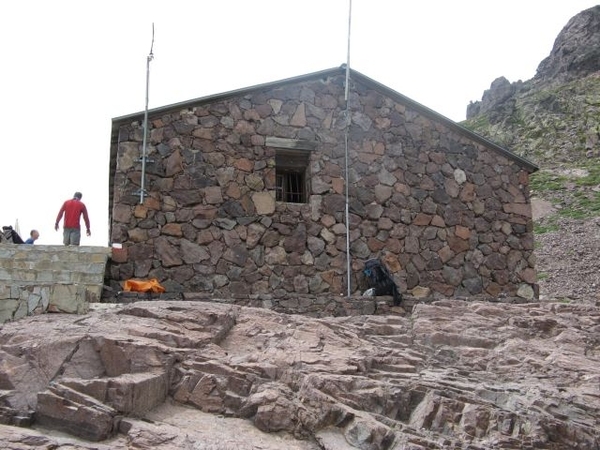 20070620 CorsicaGR20 0738 Mori hut