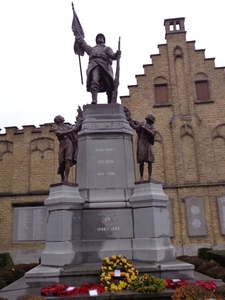 Oorlogsmonument op de Grote Markt