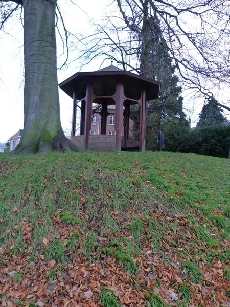 044-Kloostertuin met prieel