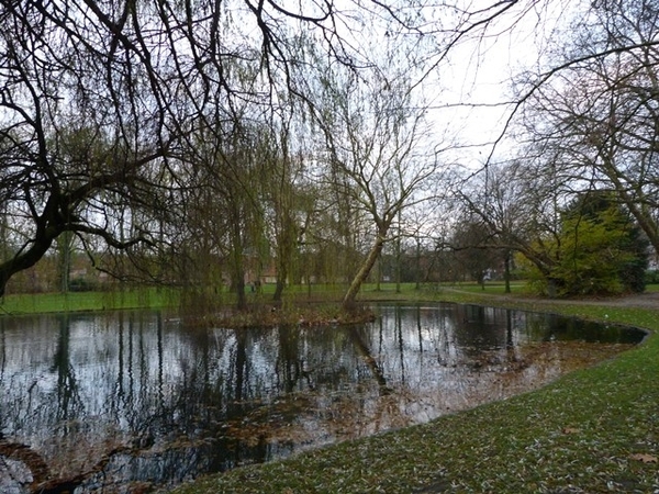 058-Vijver in stadspark