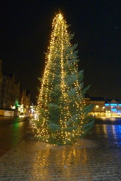 145-Grote Markt en kerstboom
