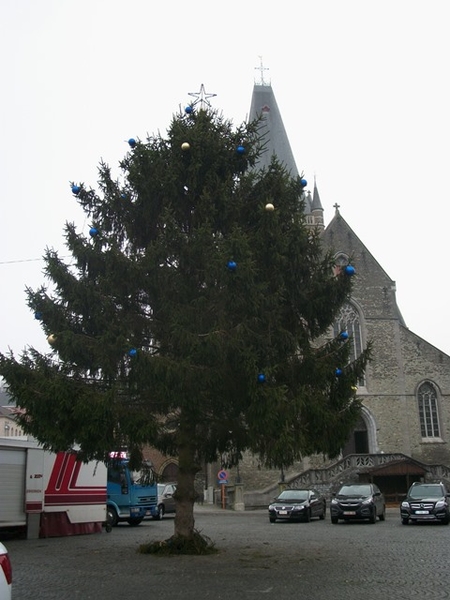 05-Grote Markt en kerstboom in Geraardsbergen