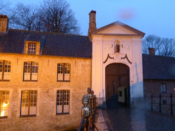 224-De toegangspoort Begijnhof en wijngaardbrug