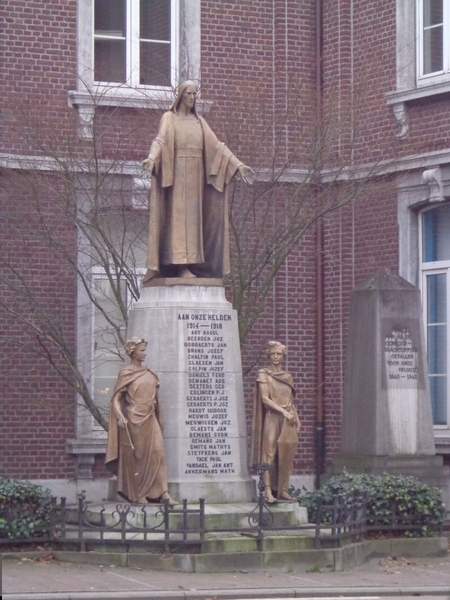 Standbeeld voor oud stadhuis