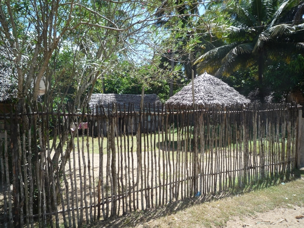 4b Mananjary  omg., vissersdorpje aan de indische oceaan _P118019