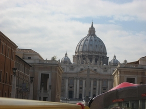 Sint Pietersbasiliek vanaf de Via della Conciliazione