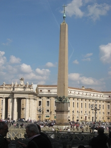 De Egyptische obelisk op het St Pietersplein