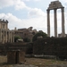 links tempel van Antoninus en Faustina